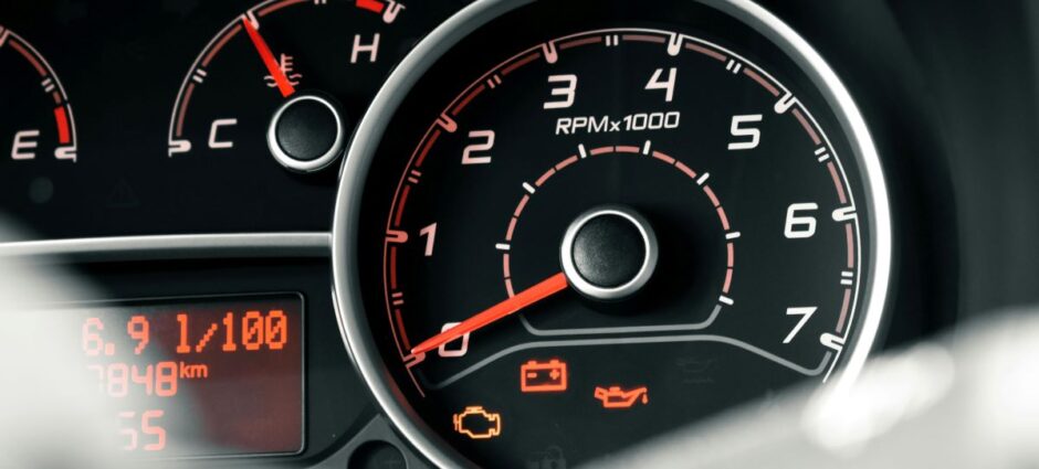 Luz da injeção eletrônica acendeu? Saiba o que fazer.