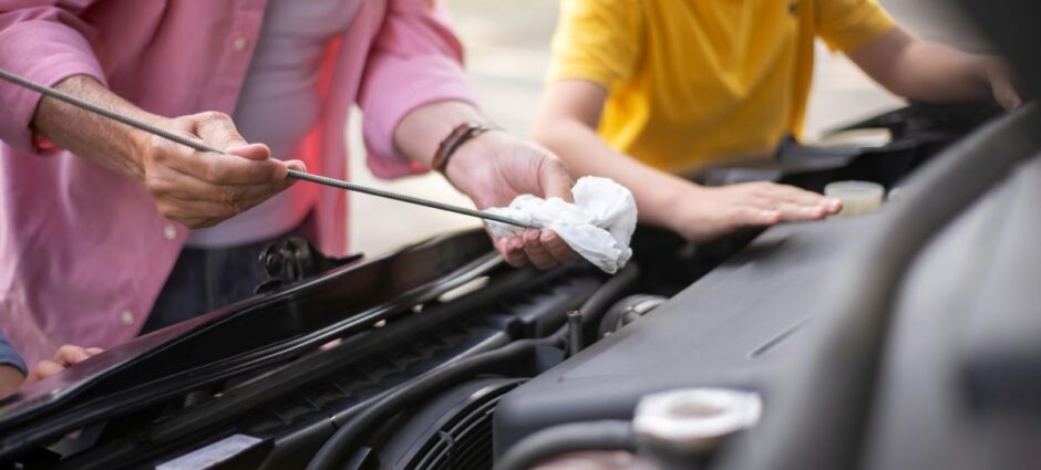 Por que não conferir o nível de óleo com o motor quente?