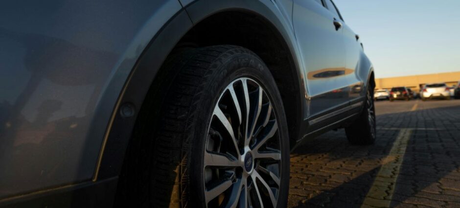 Posso usar pneus de outra medida no meu carro?