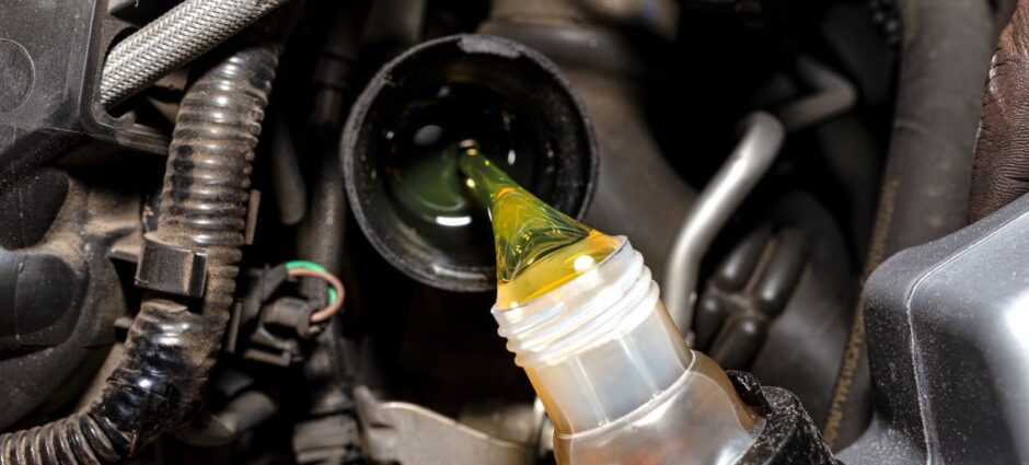 Mantenha o óleo e o líquido de arrefecimento em dia!