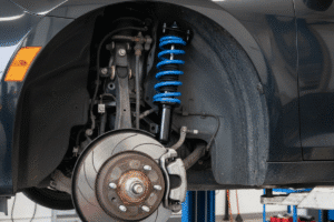 Amortecedores desgastados afetam a sua segurança. Saiba como!